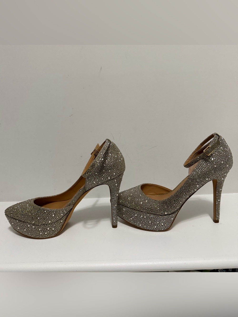 Jessica Simpson Ormanda Silver & Gold Glitter Platform Heels - Size 10M - Picture 5 of 7